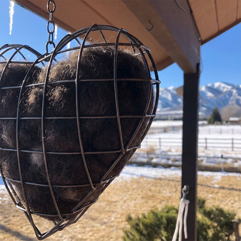 🐦 Biztonságos Fészkelőhely Madaraknak! Kézzel Gyártott Szív Formájú Madárlak | Téli Menedék, Természetes Anyagok - Otthont Ad a Kert Madarainak 🏡❤️