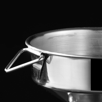 🔧 Rozsdamentes acél konyhai tölcsér – önts, tölts, szűrj egy kezeletlenül! 🍴✨ Raktáron, utánvéttel!