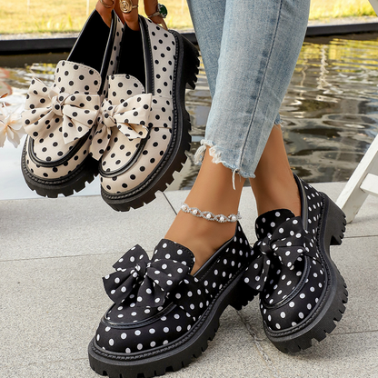 🎀 Női pöttyös, masnis, vastag talpú loafer – csinos, kényelmes, egész nap viselhető! 👡✨ Utánvéttel!