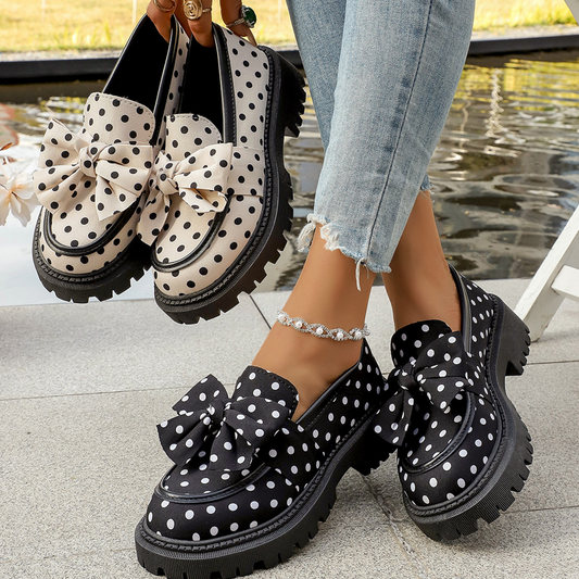 🎀 Női pöttyös, masnis, vastag talpú loafer – csinos, kényelmes, egész nap viselhető! 👡✨ Utánvéttel!