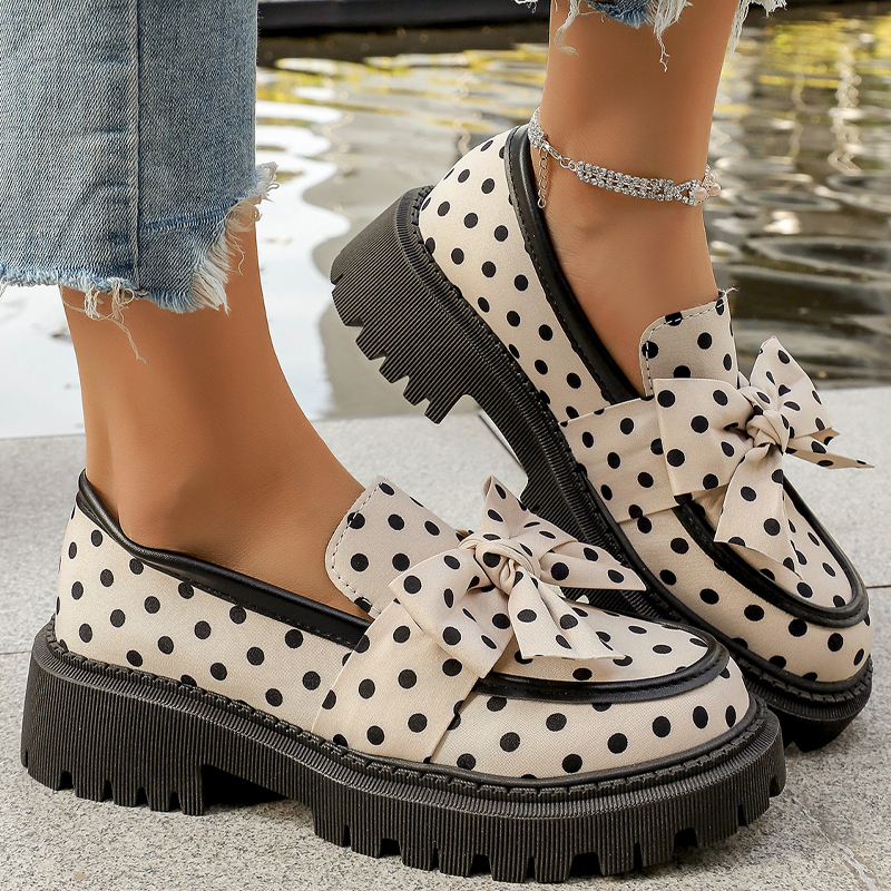 🎀 Női pöttyös, masnis, vastag talpú loafer – csinos, kényelmes, egész nap viselhető! 👡✨ Utánvéttel!