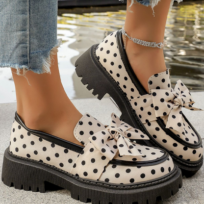 🎀 Női pöttyös, masnis, vastag talpú loafer – csinos, kényelmes, egész nap viselhető! 👡✨ Utánvéttel!