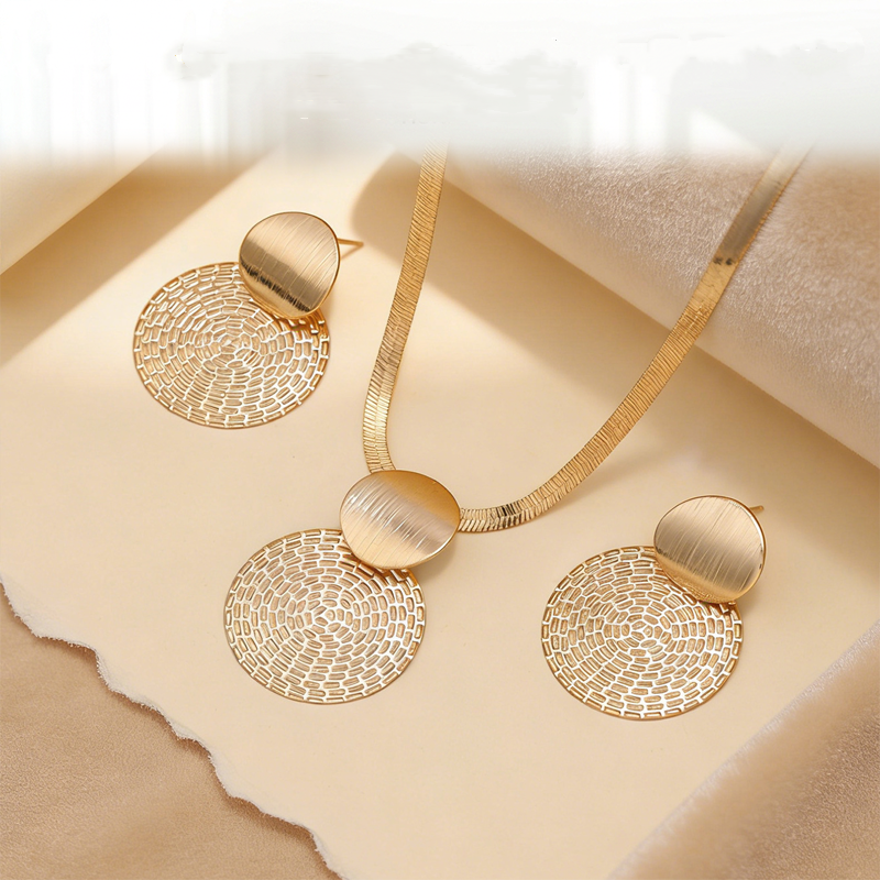 ✨ Modern chic nyaklánc és fülbevaló szett – stílusos ékszer, minden alkalomra! 💎 Raktáron, platás utánvéttel!