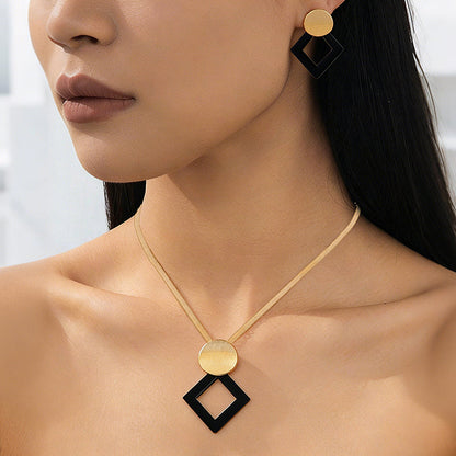 ✨ Modern chic nyaklánc és fülbevaló szett – stílusos ékszer, minden alkalomra! 💎 Raktáron, platás utánvéttel!